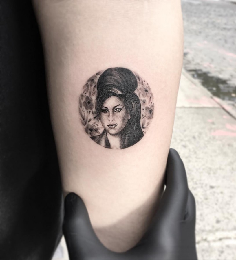 amy winehouse miniature circle tattoo by evakrbdk