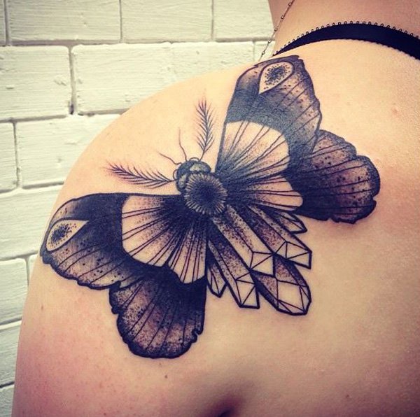 barbe-rousse-moth-shoulder-tattoo