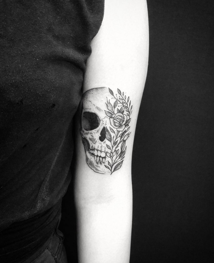 flowery skull tattoo by thomasetattoos