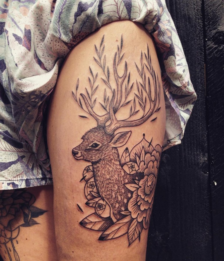 supakitch-bleunoir-reindeer-line-and-blackwork-tattoo