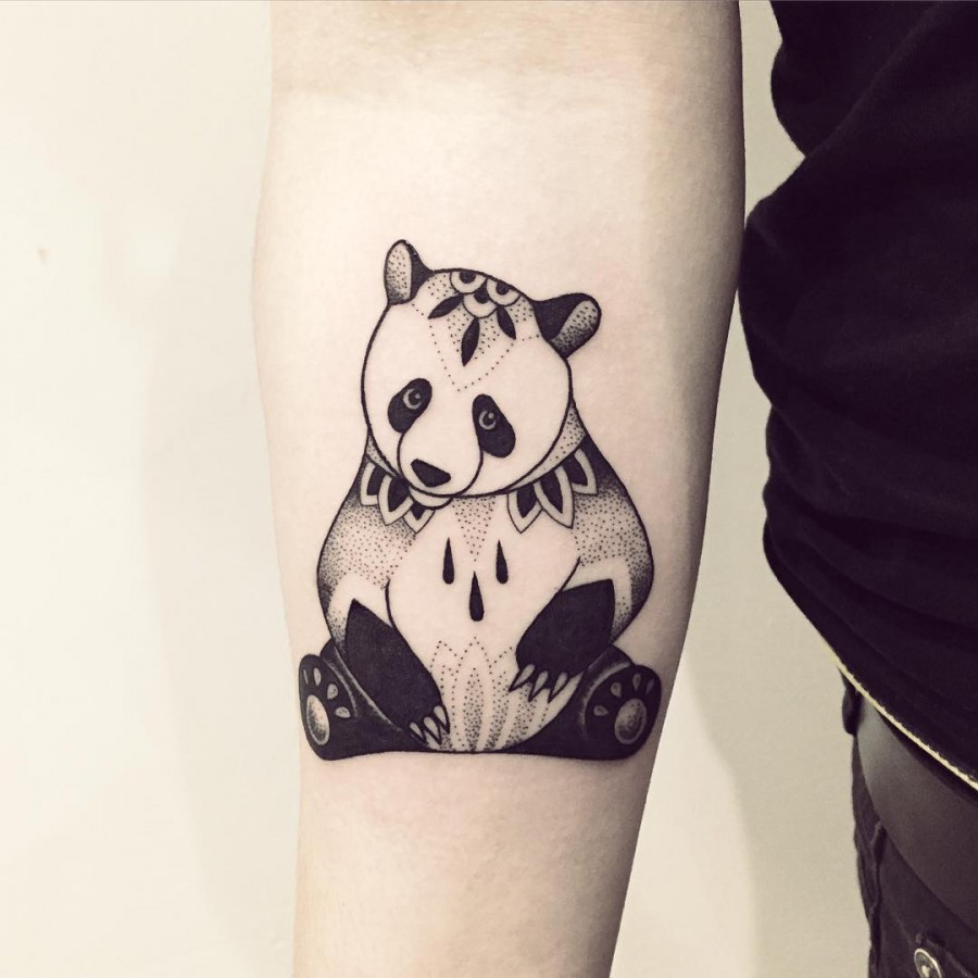 violette-bleunoir-panda-blackwork-tattoo