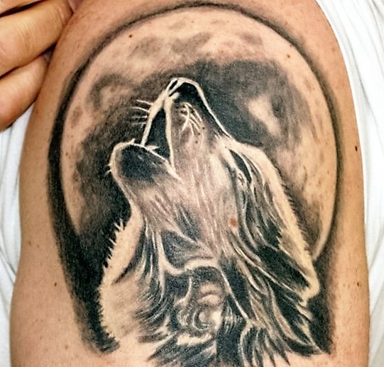 black-and-white-arm-wolf-tattoos