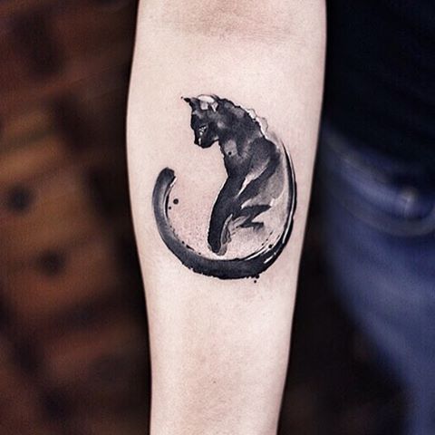 brushstroke-black-and-white-cat-halloween-tattoo