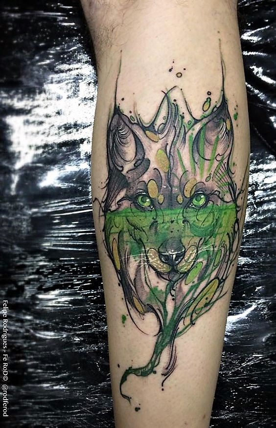 green-watercolor-wolf-tattoo-by-felipe-rodrigues