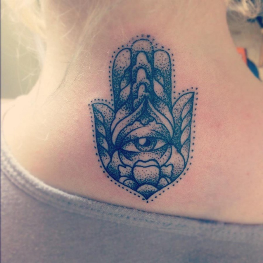 Hamsa-neck-tattoo