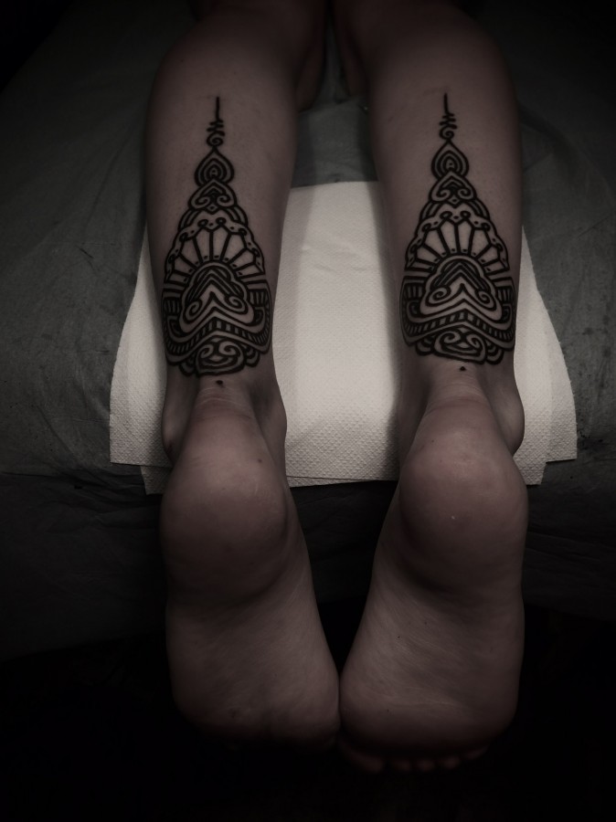 ornamental back leg tattoos by guy le tattooer