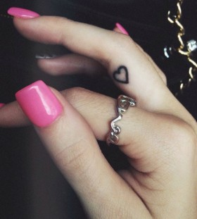 Amaizing fingers tattoo