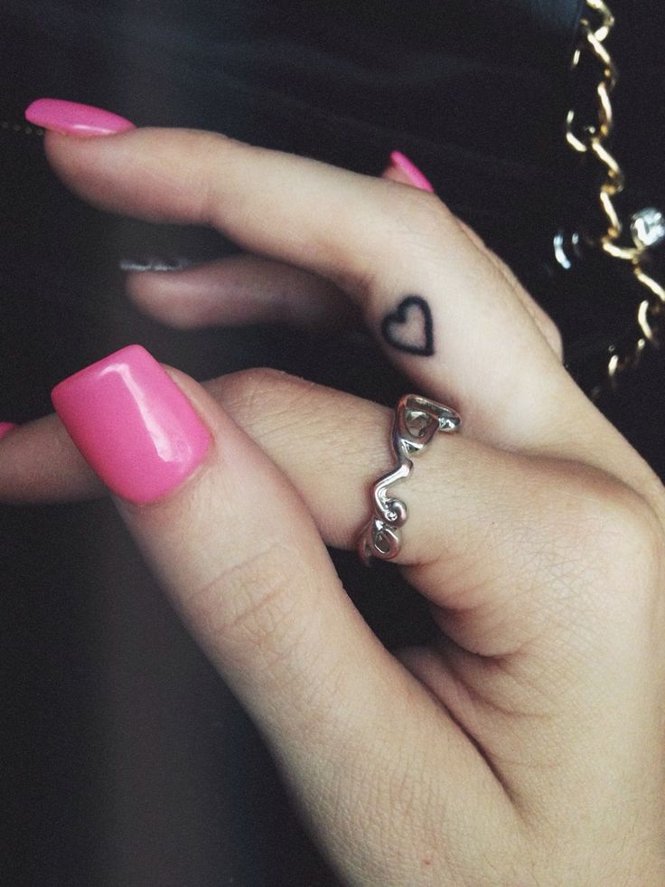 Amaizing fingers tattoo