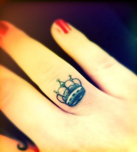 Cute finger crown tattoo