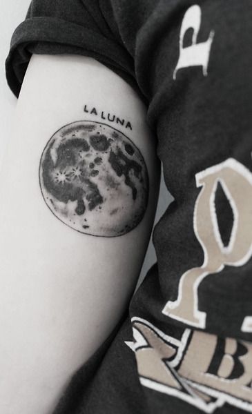 moon tattoo la luna