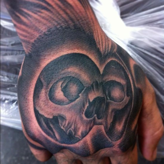 Black cranial on the hand