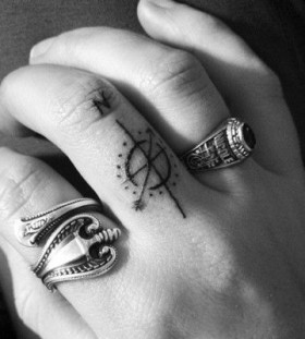 Fingers minimalistic style tattoo