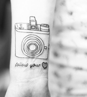 Photocamera retro style tattoo