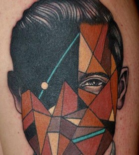 geometric face tatoo