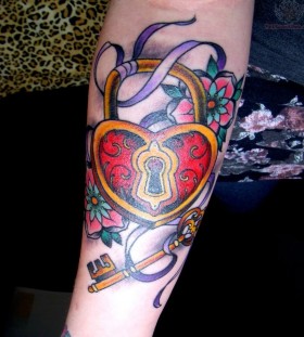 heart-padlock-and-key-tattoo