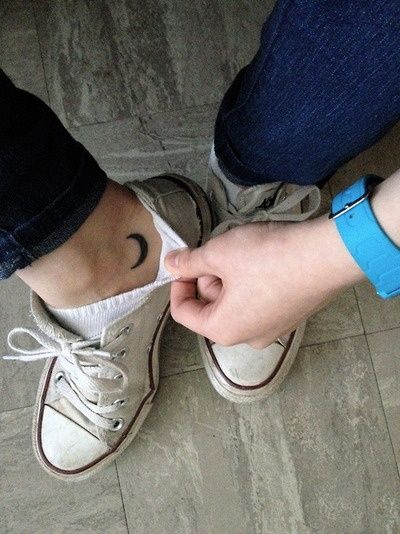 moon-tattoo-foot