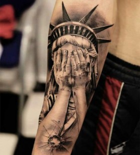 Black hand american style tattoo