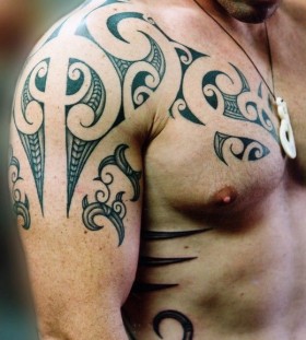 Men shoulder asian tattoo