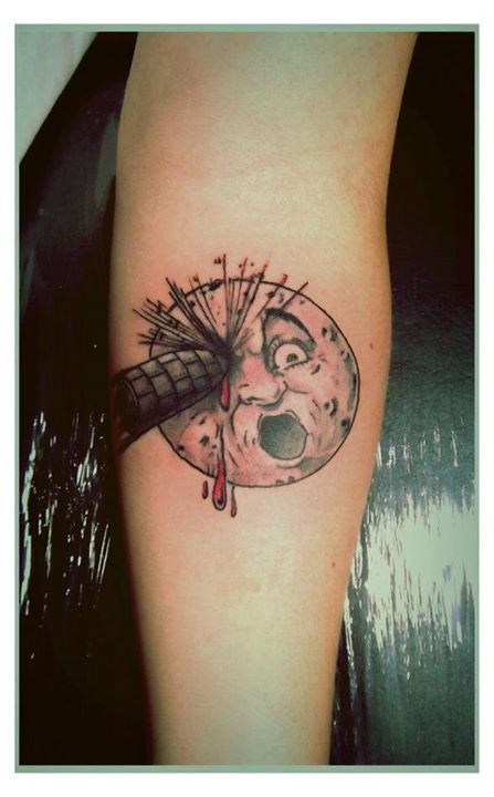 Moon tattoo by Tyago Compiani