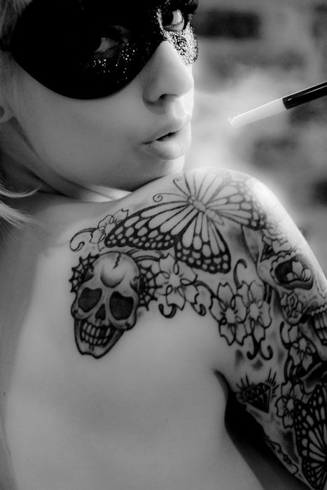 Adorable women black shoulder tattoo