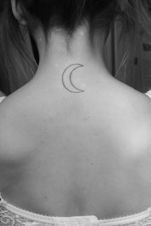 Black conturus of back moon tattoo