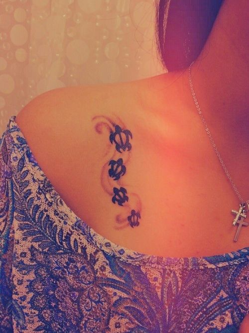 Girl with turtles tattoo