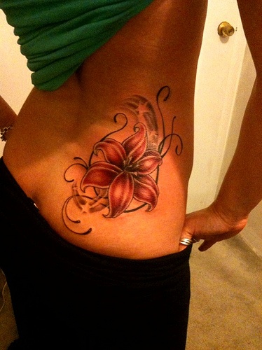 Lovely simple hawaiian style tattoo