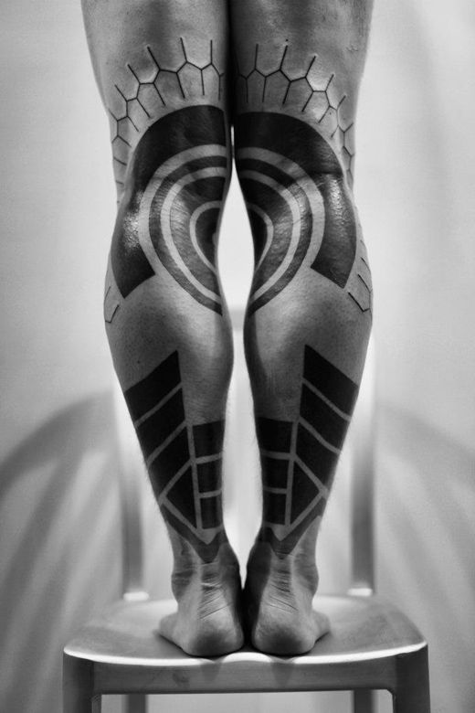 Awesome looking geometric tattoo on leg