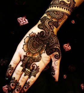 Black cute Henna and Mehndi design tattoo