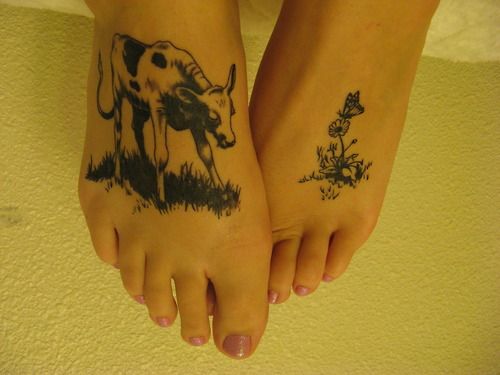 Funny foots cow tattoo