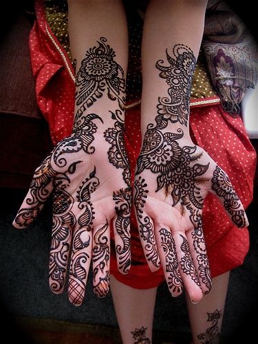 Great looking Henna and Mehndi design tattoo