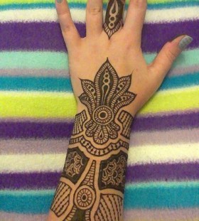 Lovely nails and Henna and Mehndi design tattoo
