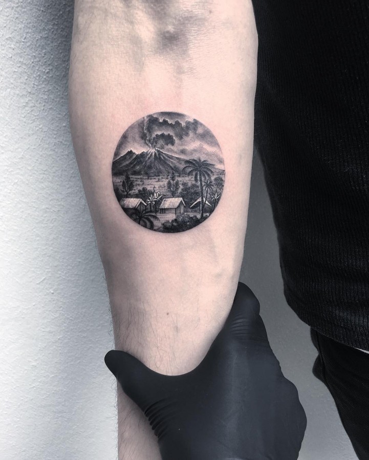 bali-volcano-circle-tattoo