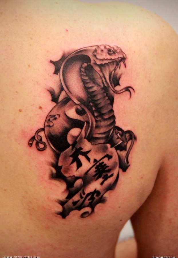 Cool king cobra tattoo