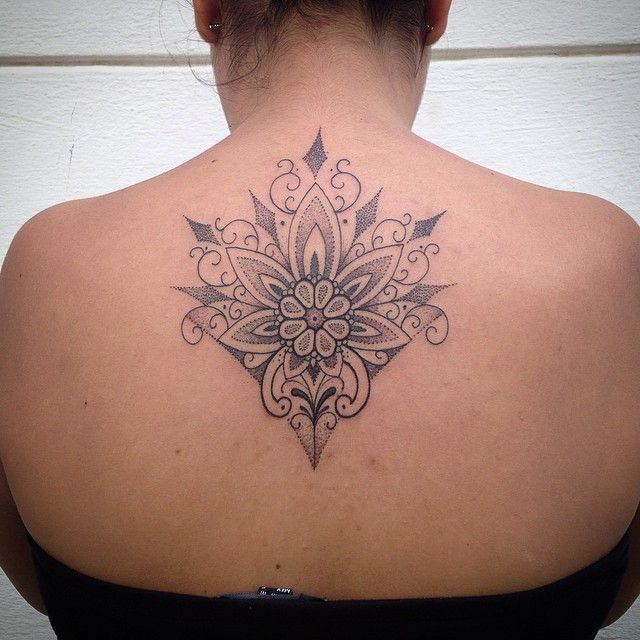 Lovely back tattoo by Pepe Vicio