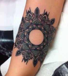 Pretty arm tattoo by Flo Nuttall