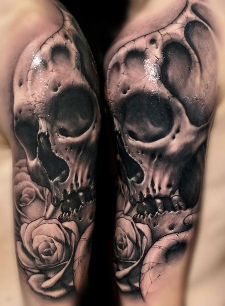 Skull and roses tattoo by Riccardo Cassese