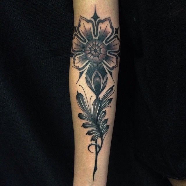 Stunning flower tattoo design