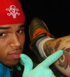 Chris Brown on Tattoo Studio Pictures - Celebrity Tattoos