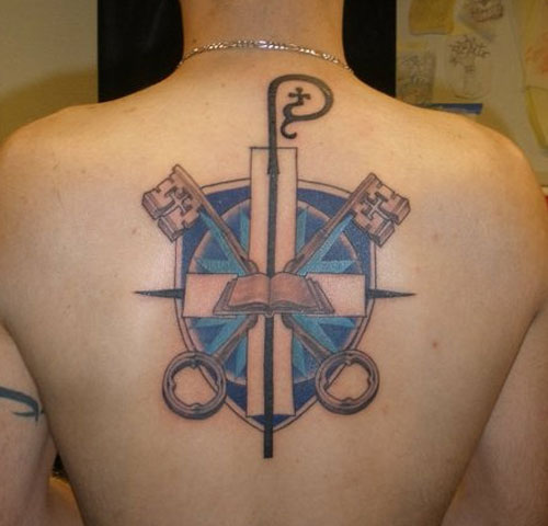 25 Unbelievably Cool Cross Tattoo On Back Slodive