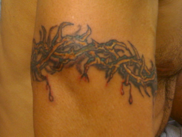 Cool Crown of Thorns Armband Tattoo Outside