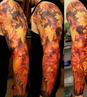 full-sleeve-maple-leaf-autumn-tattoo full-sleeve-maple-leaf-autumn-tattoo