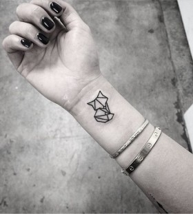 geometric-autumn-fox-tattoo geometric-autumn-fox-tattoo