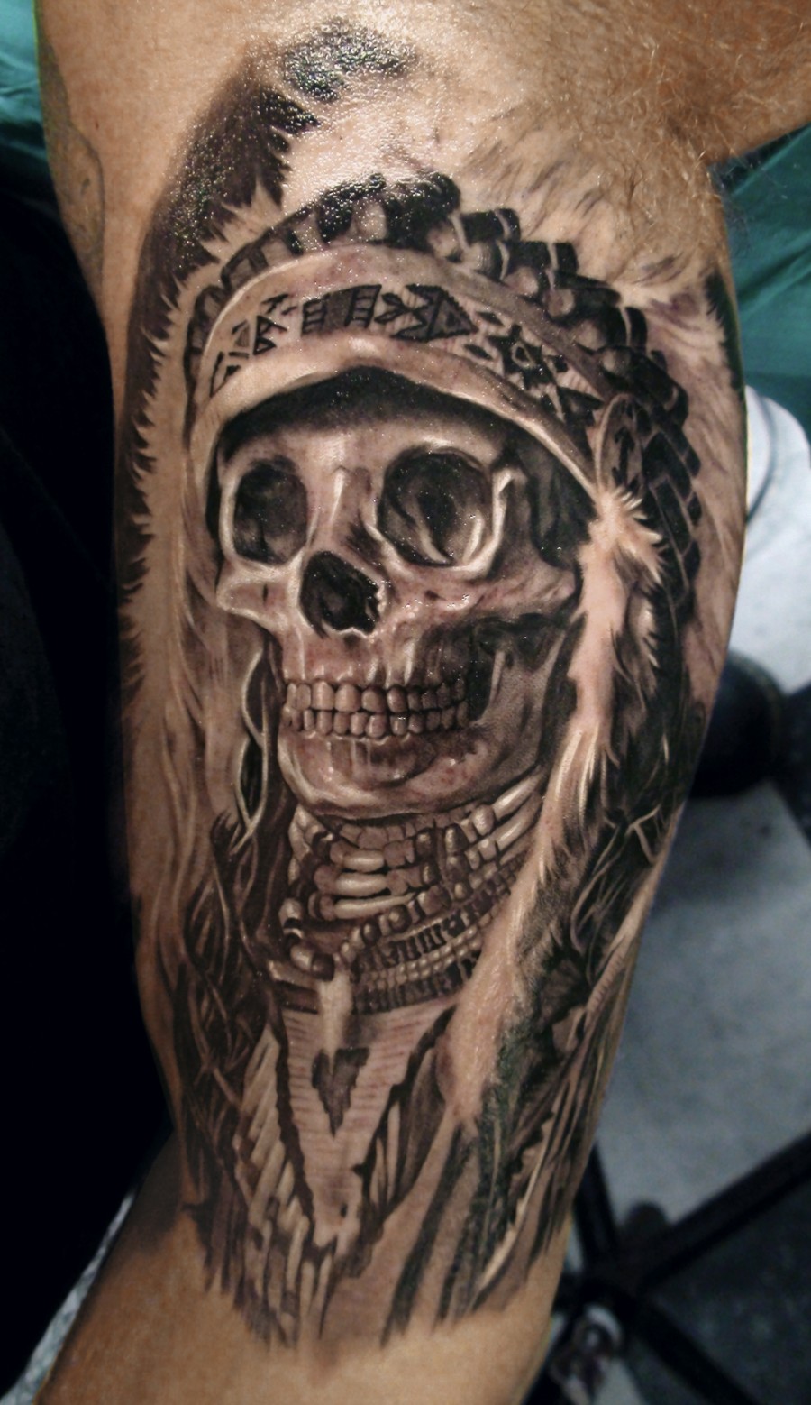 Cool Indianer Skull Tattoo Design for Men