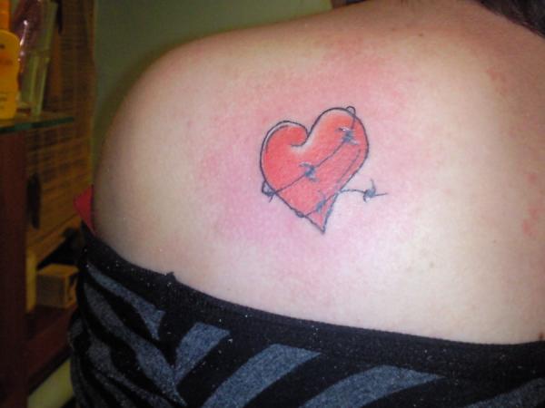 Lovely Heart and Chains Tattoos For Girls