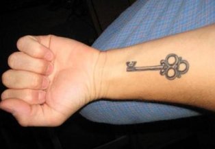 Cool Key Tattoo Designs for Men Fashions