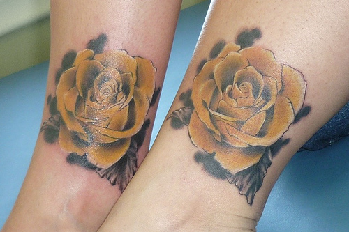 25 Adorable Matching Tattoos For Lovers