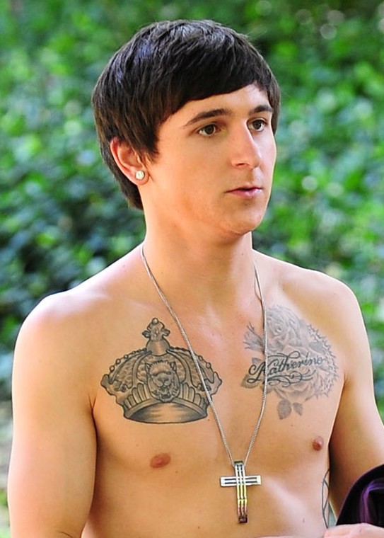 Mitchel Musso Sin Camisa Sexy Tatuaje Fotos