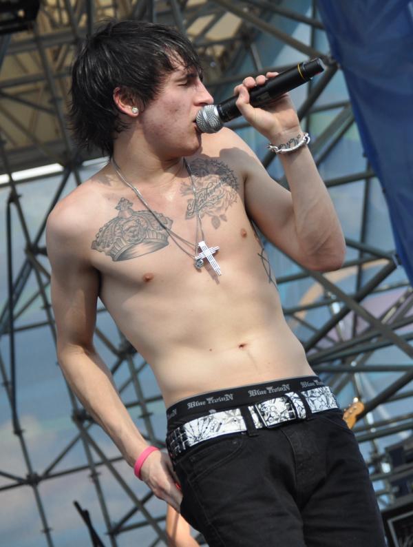 Pearlz Newz Mitchel Musso Fam Jams Rocker