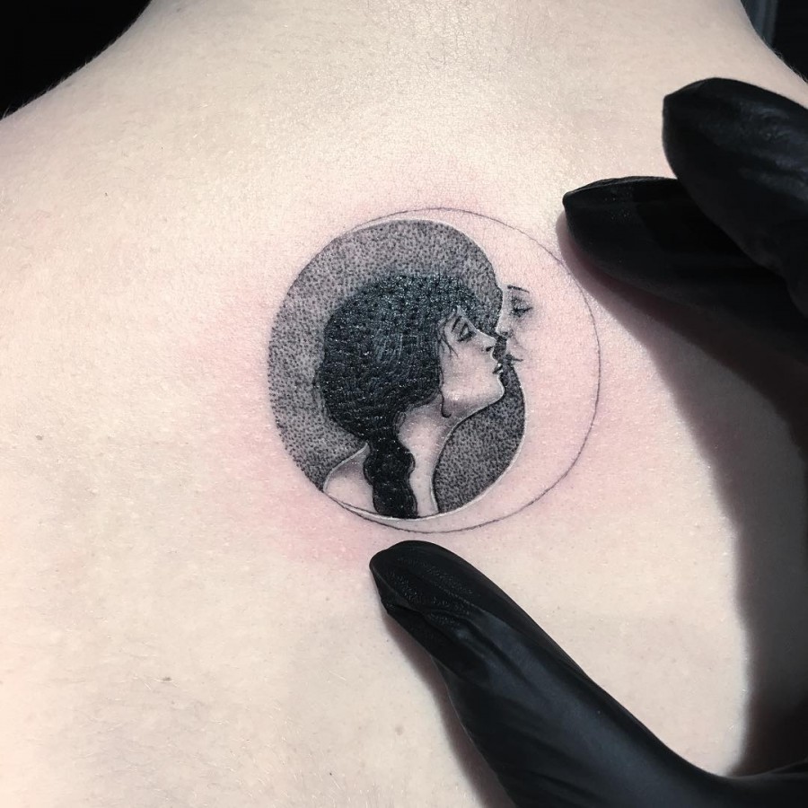 moon-circle-tattoo